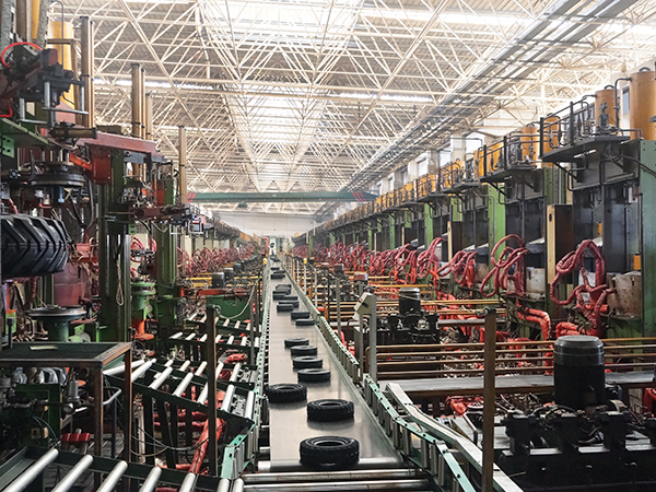 硫化生產頂上自然（rán）光照亮