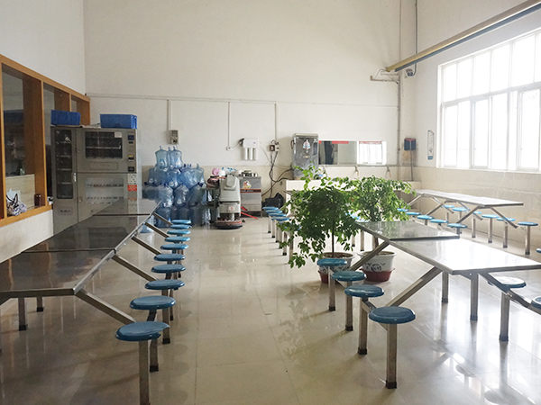 配餐（cān）室（shì）自然光照射